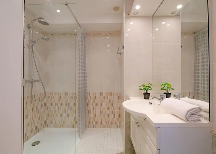 Le Riviera-1 By Interhome Lägenhet